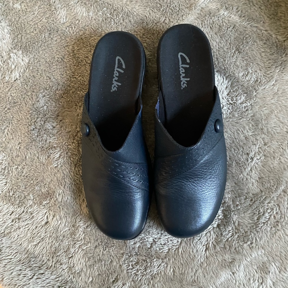 Clarks Sz 8 M Navy Leather clog Women